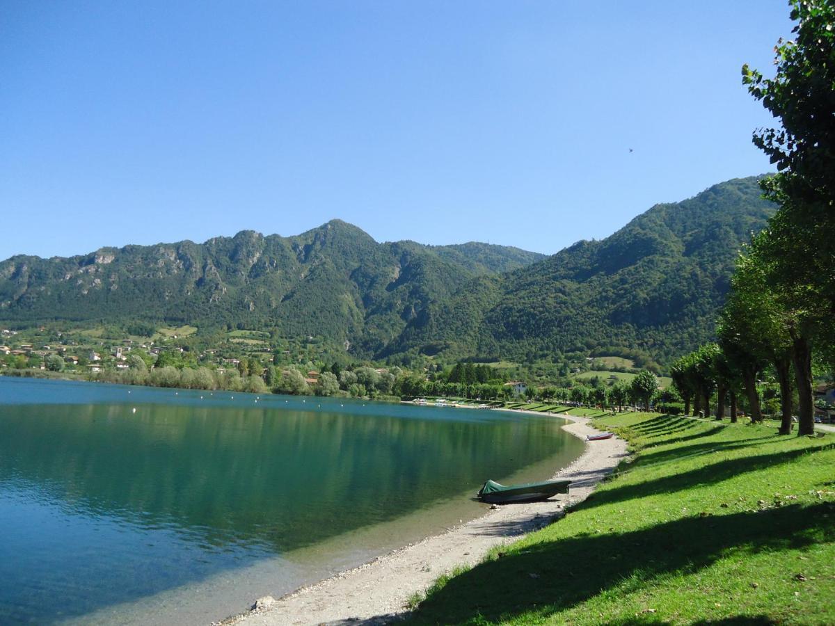 Casa Carla, Bis 4 Personen, Garten, Balkon Mit Blick Auf Den See Und Die Berge كْروني المظهر الخارجي الصورة