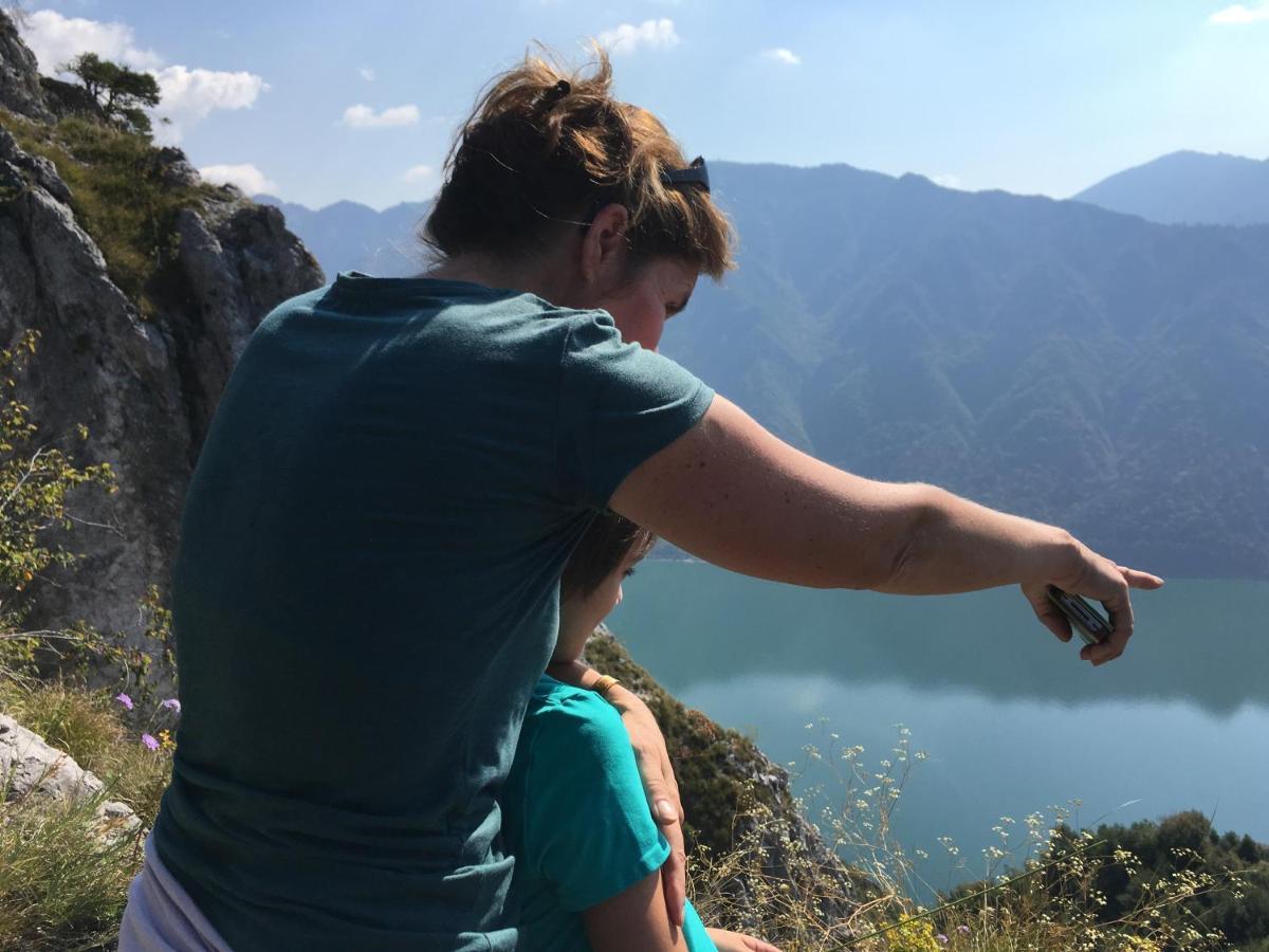 Casa Carla, Bis 4 Personen, Garten, Balkon Mit Blick Auf Den See Und Die Berge كْروني المظهر الخارجي الصورة