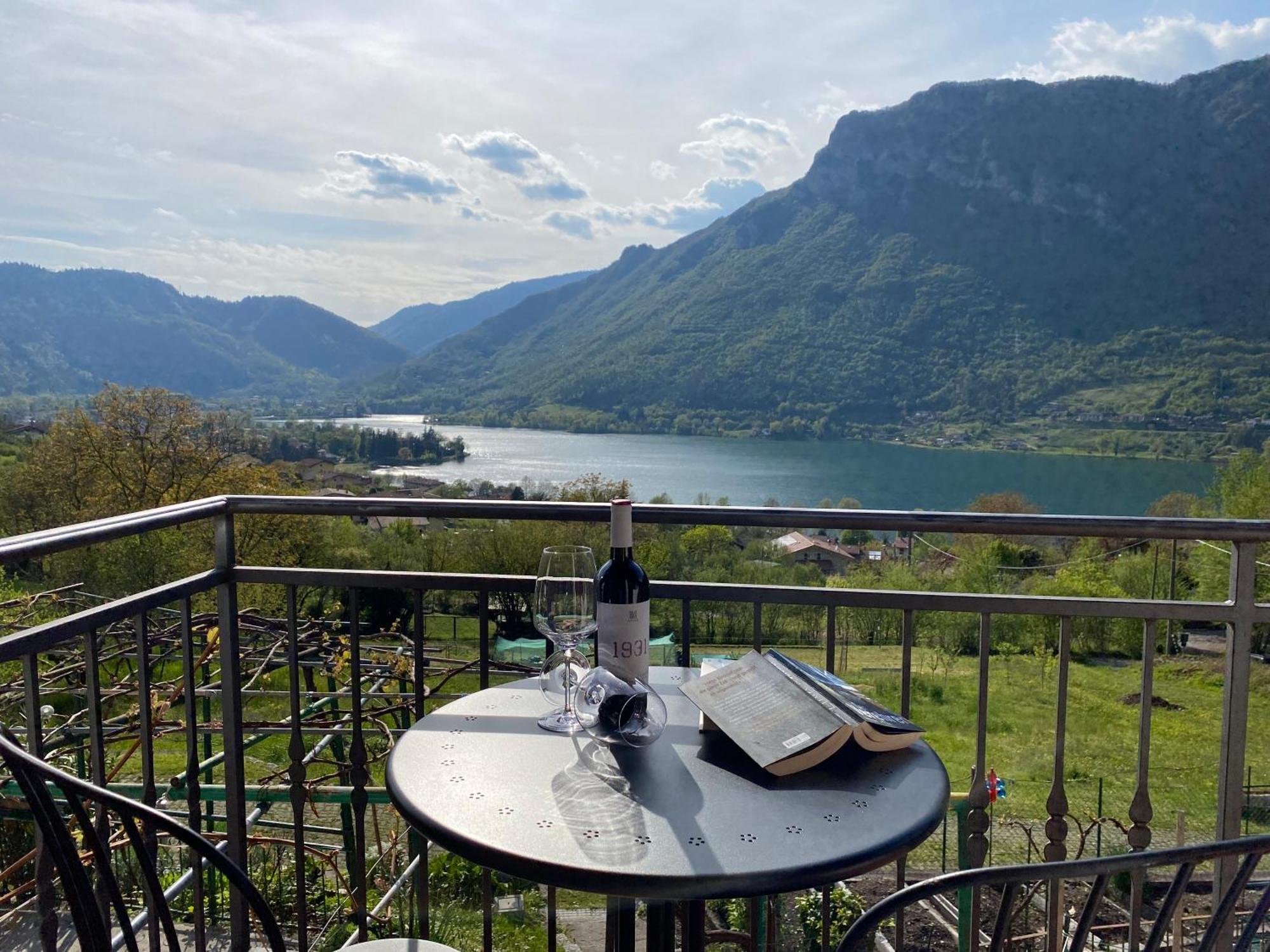 Casa Carla, Bis 4 Personen, Garten, Balkon Mit Blick Auf Den See Und Die Berge كْروني المظهر الخارجي الصورة