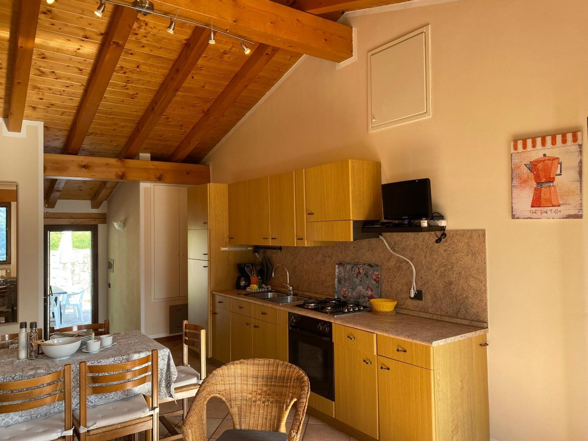 Casa Carla, Bis 4 Personen, Garten, Balkon Mit Blick Auf Den See Und Die Berge كْروني المظهر الخارجي الصورة